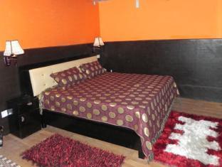 Apple Orchard Resort Dhanaulti Exteriör bild